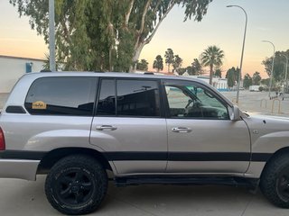 Toyota Land Cruiser 100 2000