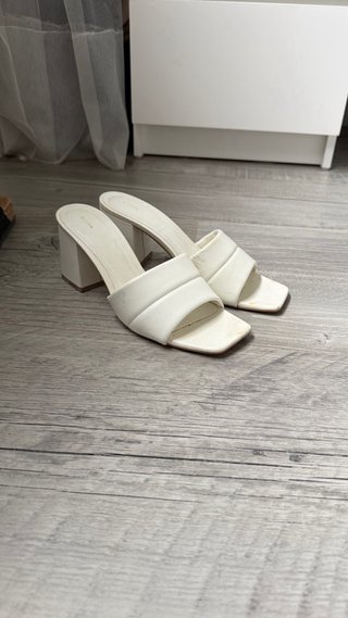 Pack de calzado: Botas, sandalias y chanclas