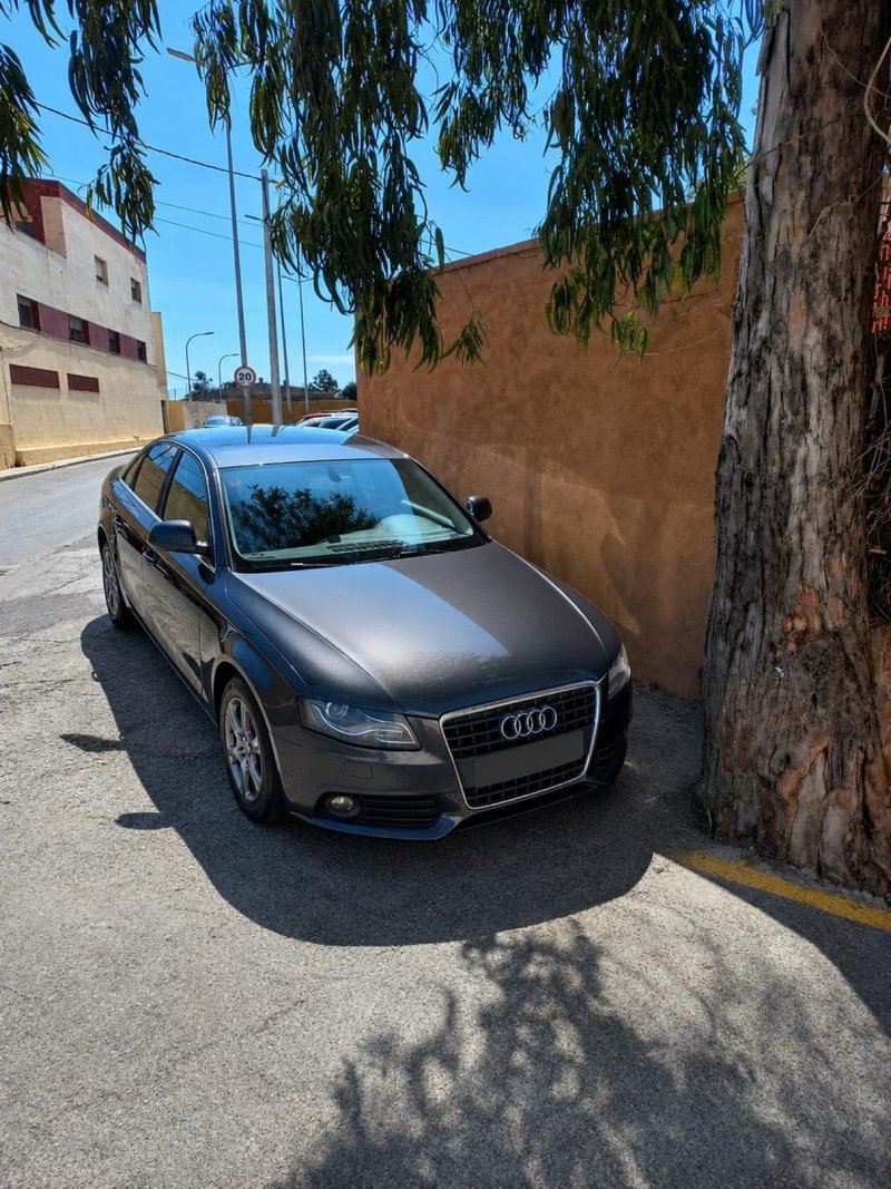 Audi A4 2010 - foto 1