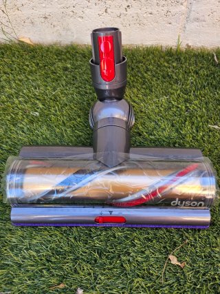 Aspirapolvere Dyson V10 nuovo, mai usato