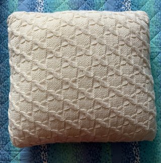Cuscino lana fatto a mano beige