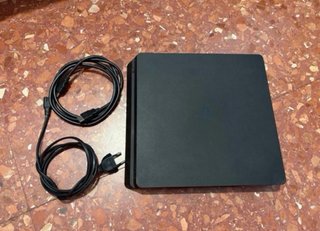 Consola Sony PS4 Slim Negra