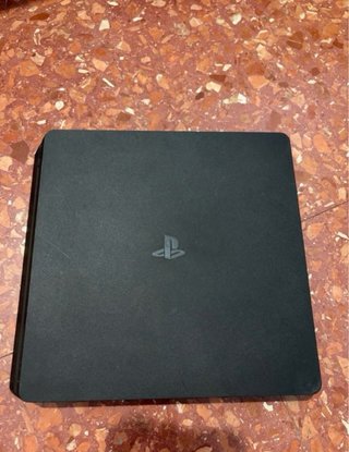 Consola Sony PS4 Slim Negra
