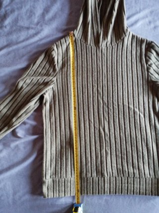 Sudadera con capucha gris