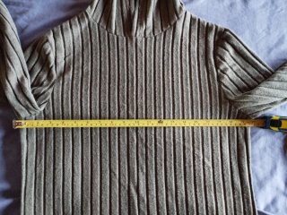 Sudadera con capucha gris