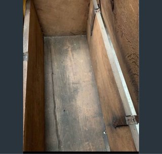 Baúl antiguo de madera tallada, antiguedad