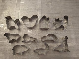 Cortapastas metálicos varios