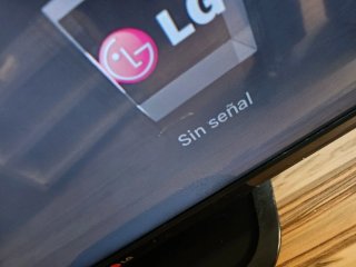 LG Smart TV 32"
