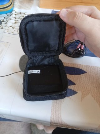 Funda GBA SP con auriculares aot más cargador
