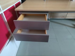 Scrivania 160x80 con cassettiera e scaffale