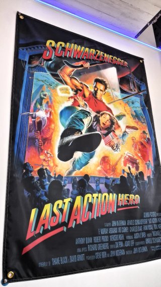 Bandera 130cm Last Action Hero  Schwarzenegger