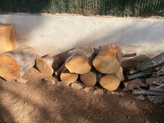 Leña de pino para chimenea