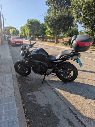 Yamaha FZ6 Naked Negra