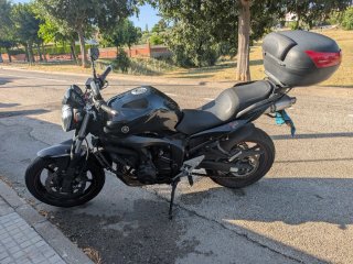 Yamaha FZ6 Naked Negra