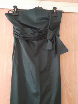 Vestido de fiesta verde con lazo