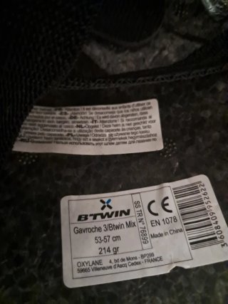 Casco patín negro