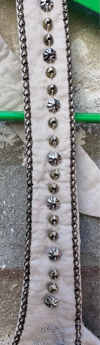 Top beige con pedrería talla 44