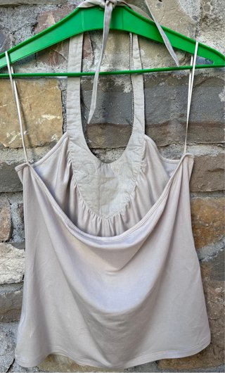 Top beige con pedrería talla 44