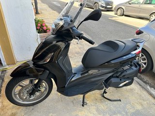Piaggio Beverly 400 HPE Negro Cosmo