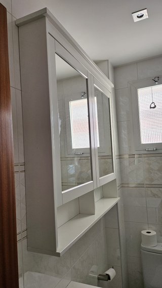 Armario de baño con espejo