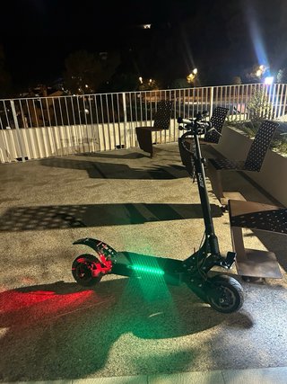 Patinete Eléctrico con Luces LED