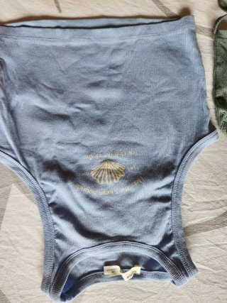 Conjunto de camisetas.