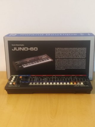 Sintetizador Roland JU-06A