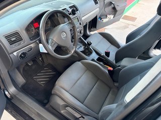 Volkswagen Golf 2004