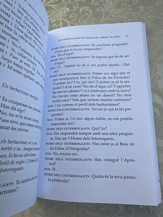 Els perseguidors de paraules. Versió teatral