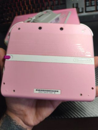 Nintendo 2DS Rosa con Caja y Cargador