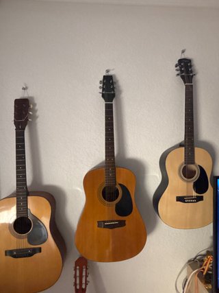 Set di 3 chitarre acustiche