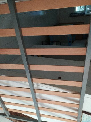 Struttura a doghe in metallo e legno da 135