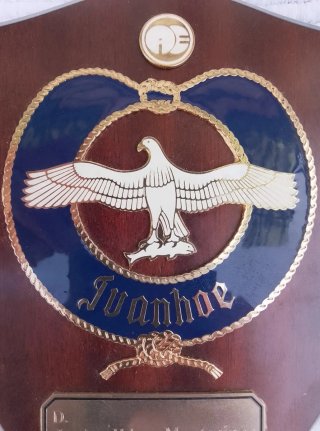 Metopa Conmemorativa Ivanhoe Madera