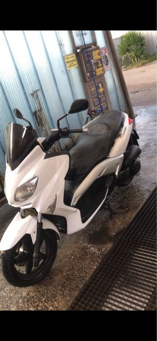 Yamaha Xmax 250 Blanca