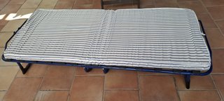 Cama plegable somier lamas con colchón Ikea.