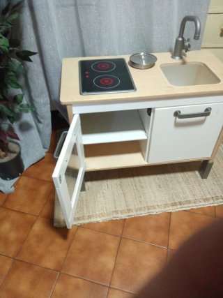 Cocinita de juguete tipo IKEA