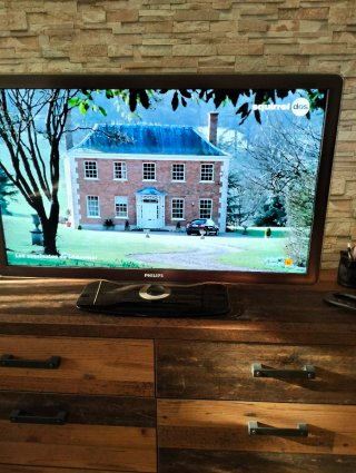 TV Philips Ambilight 42
