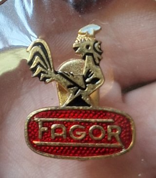 RESERVADO  Insignias Fagor e Inter radio TV