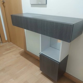 Recibidor moderno con espejo