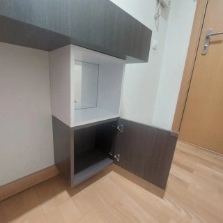 Recibidor moderno con espejo