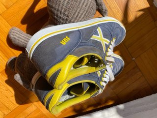 Zapatillas Munich Talla 42 Gris y Amarillo