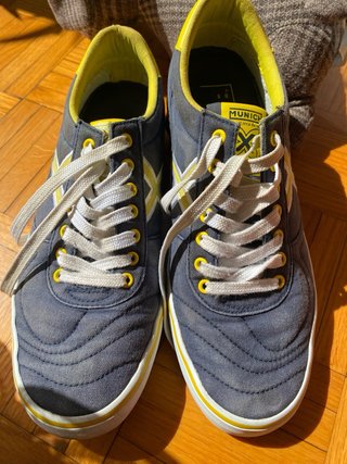 Zapatillas Munich Talla 42 Gris y Amarillo