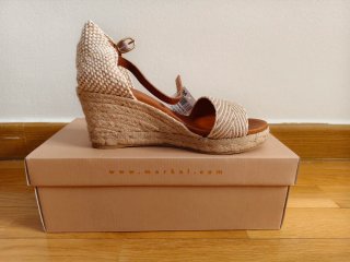 Alpargatas cuña beige y marrón talla 36