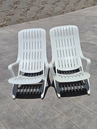 2 Hamacas de Piscina de Resina Blancas