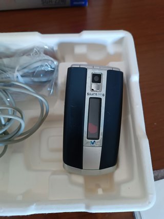 Samsung SGH-Z240 Rojo/Blanco - Caja y Accesorios