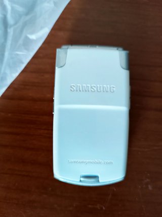 Samsung SGH-Z240 Rojo/Blanco - Caja y Accesorios
