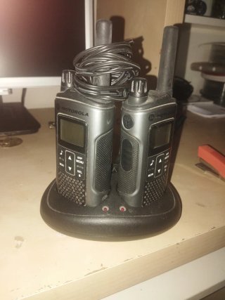Walkie Talkie Motorola Doble Cargador