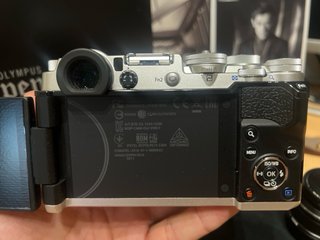 Olympus PEN-F + zuiko 17mm 1.8 NUEVA