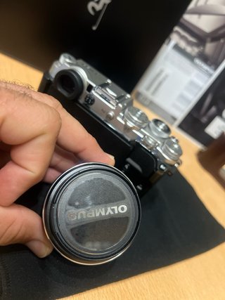 Olympus PEN-F + zuiko 17mm 1.8 NUEVA