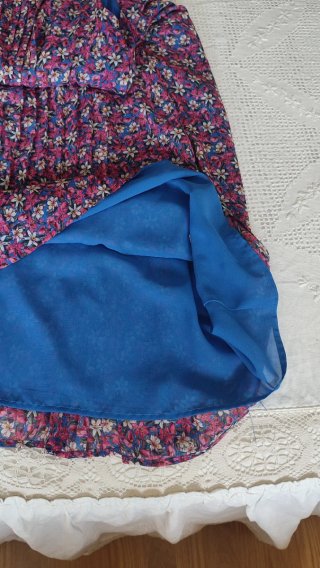 Vestido floral plisado